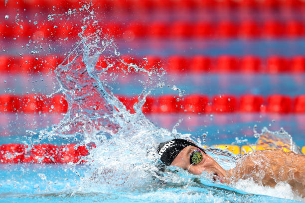 河南郑州游泳教练培训:安全教学,责任为先