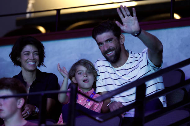 游泳对婴幼儿发育的影响:科学依据与争议