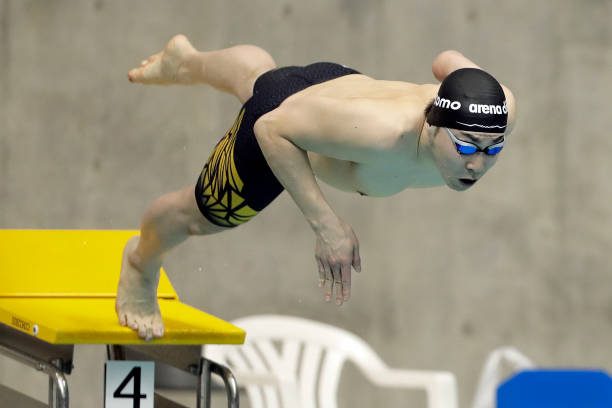 游泳教练月薪与证书等级的关系:持证教练收入更高吗?