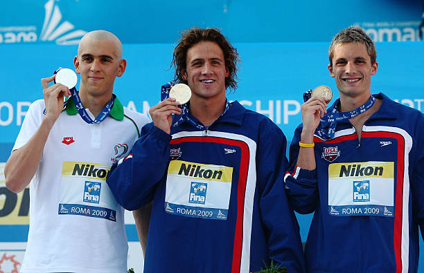 泳装时尚趋势:今年最流行的游泳装备推荐