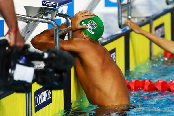 掌握自由泳技巧:完整视频教学带你游得更快