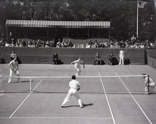 网球双打比赛中的特殊判断规则