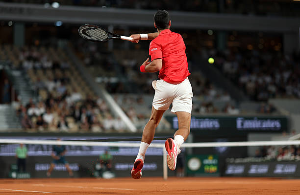 角色塑造研究：网球brown中的对手与伙伴