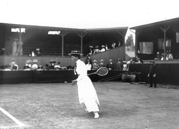 网球单局比赛:最少与最多击球数解析