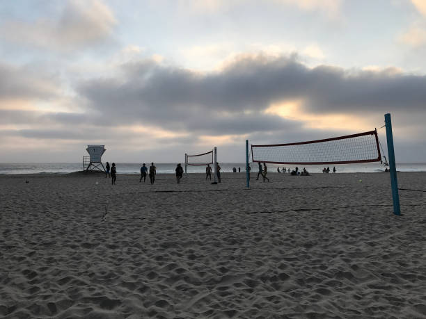 排球场地标准尺寸:对称正方形场区与无障碍区的设计要求