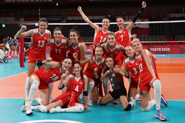 排球防守姿势与移动技巧视频教程