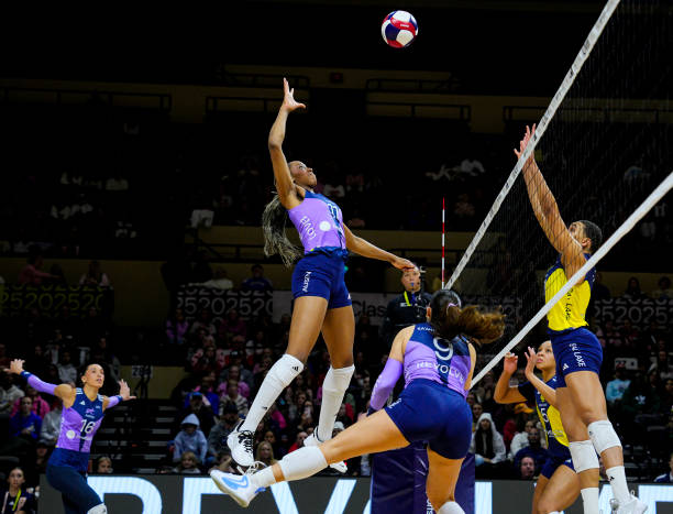 排球女将演员重聚:时隔多年的感动与回忆