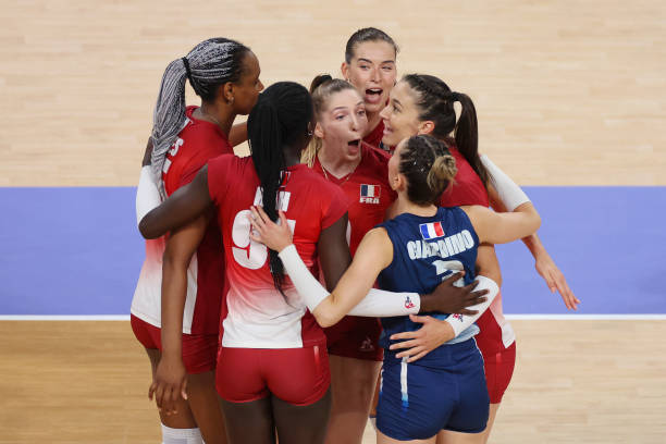 中国女排队长朱婷抵达意大利,备战新赛季比赛