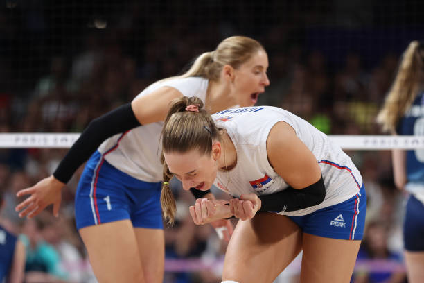 中考排球垫球考试:次数要求、评分标准与提分技巧