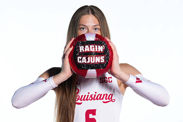 初学者必看:排球一传的基本动作与训练方法