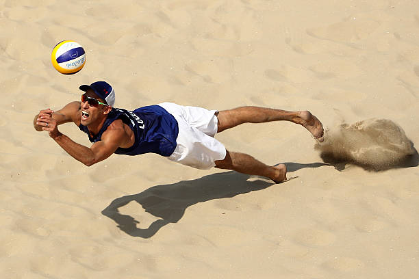 六人轮换制下的球员角色与配合技巧