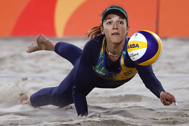 艺术赛场:排球绘画一等奖作品背后的故事