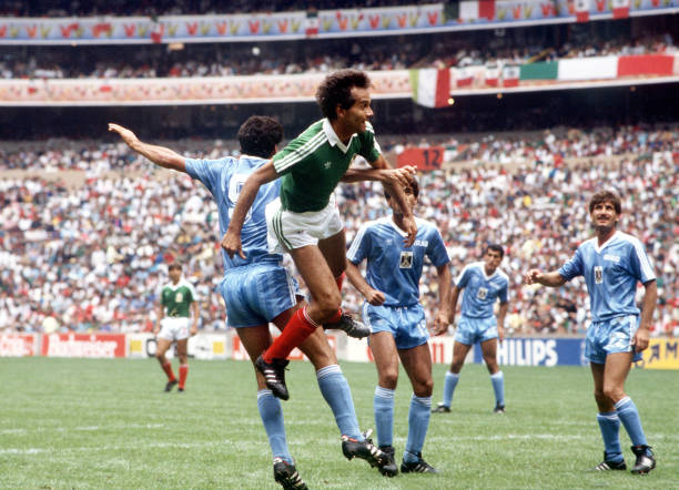 金杯闪耀:那些载入史册的世界杯冠军捧杯时刻